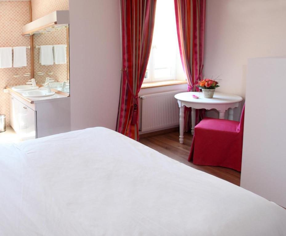 Saint Graal Bed & Breakfast Chamant Room photo